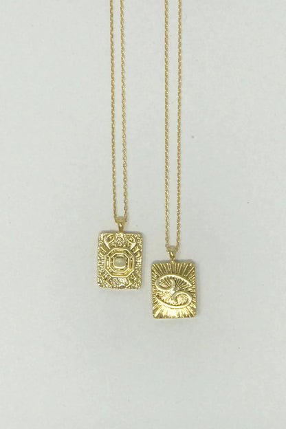 Reversible Zodiac Necklace – Double-Sided Gold Pendant 🌙