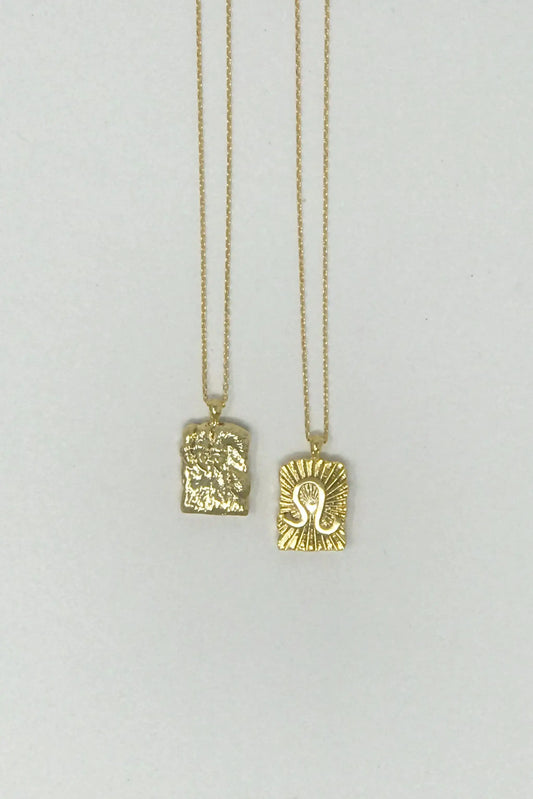 Reversible Zodiac Necklace – Double-Sided Gold Pendant 🌙