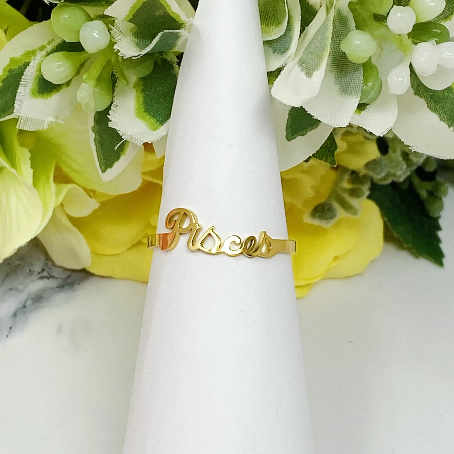 Scripted Zodiac Ring – Adjustable 18K Gold Astrology Band ♍