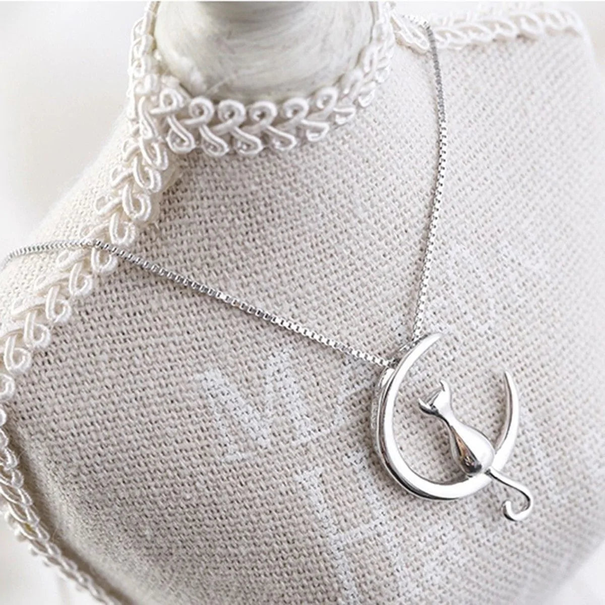 Cat Moon Necklace – Mystical Gift for Cat Lovers 🌙😺
