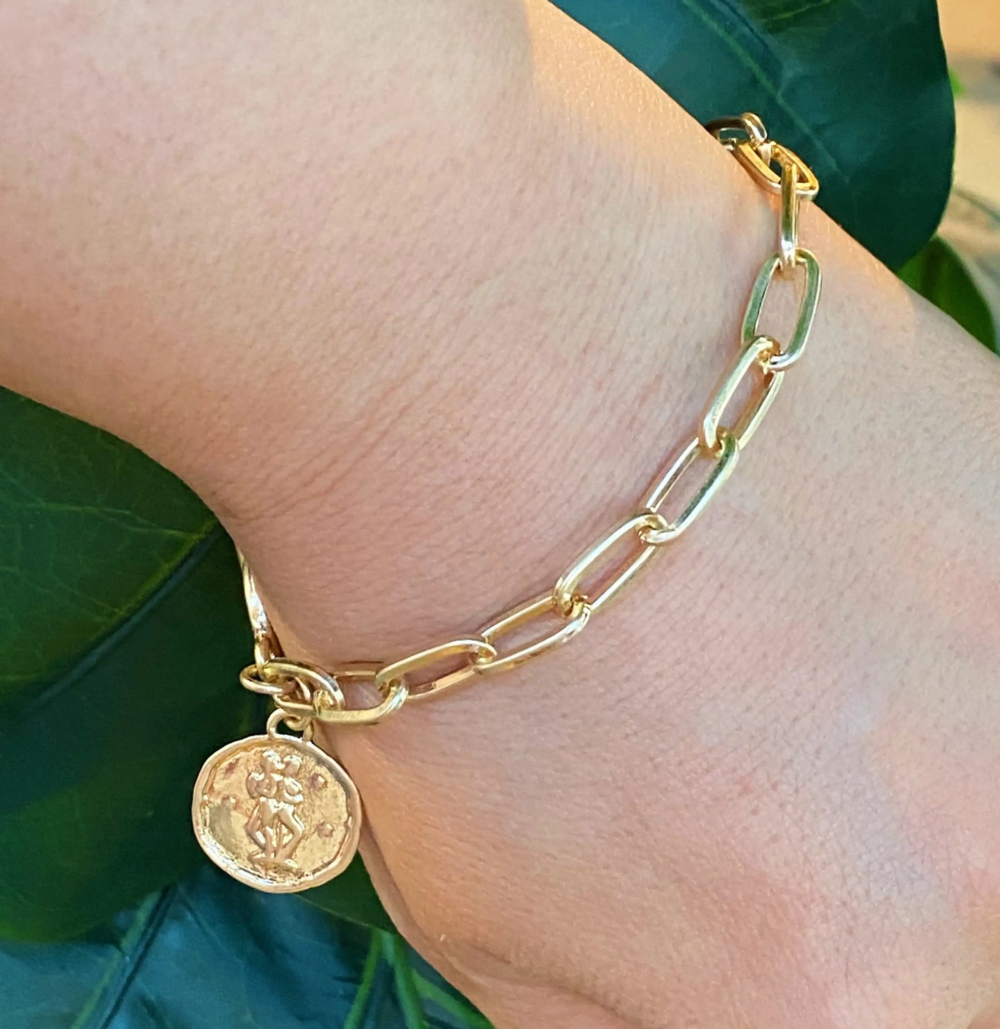 Zodiac Charm Bracelet – Gold Chain Astrology Gift ✨