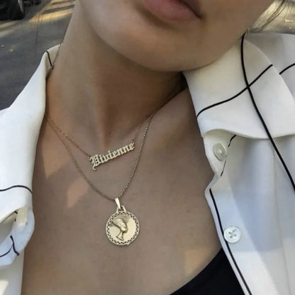 Old English Zodiac Necklace – Gold Sign Pendant Trend 💛